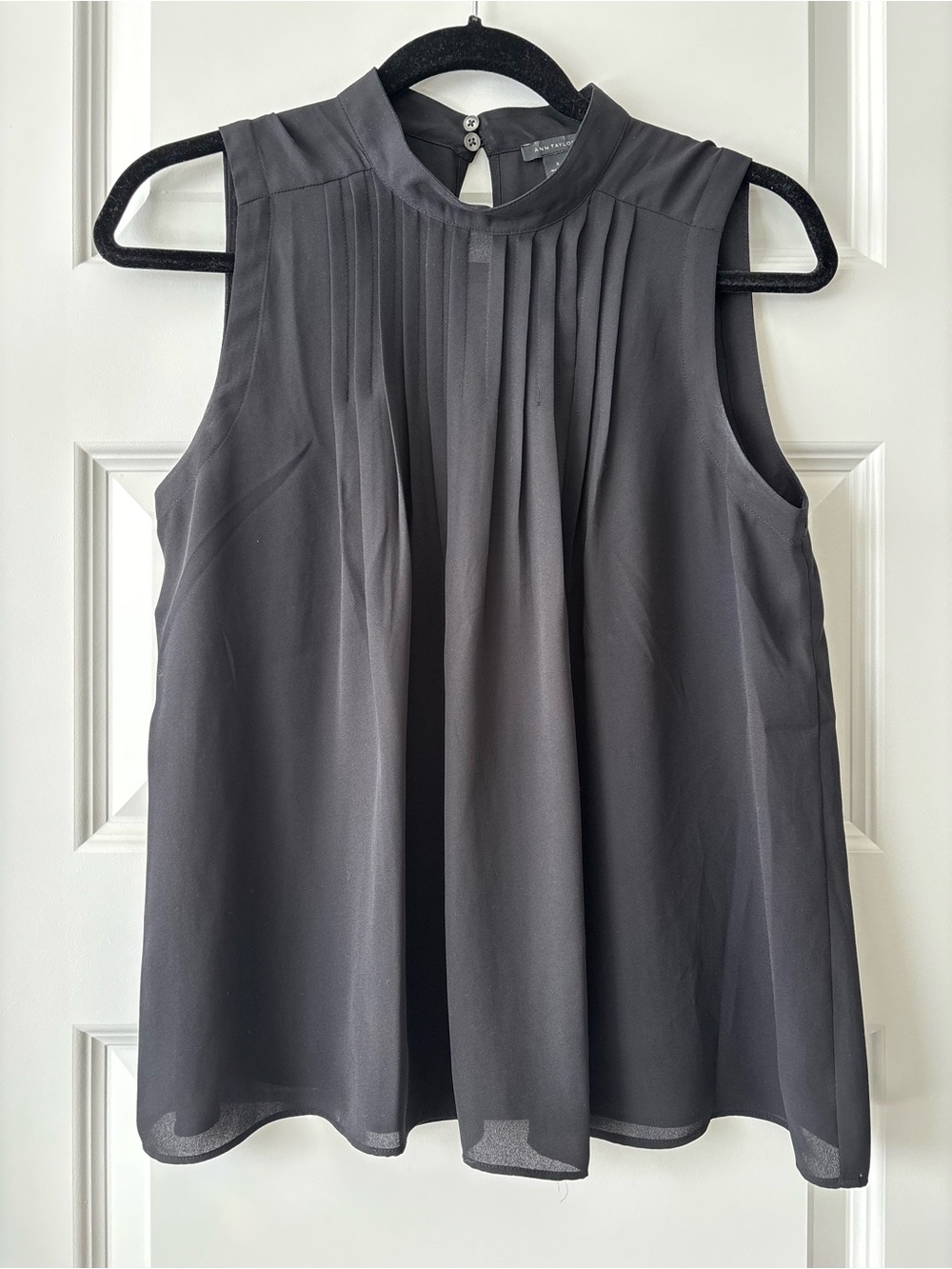 Ann Taylor Black Sleeveless Pleated High Neck Blouse Size S